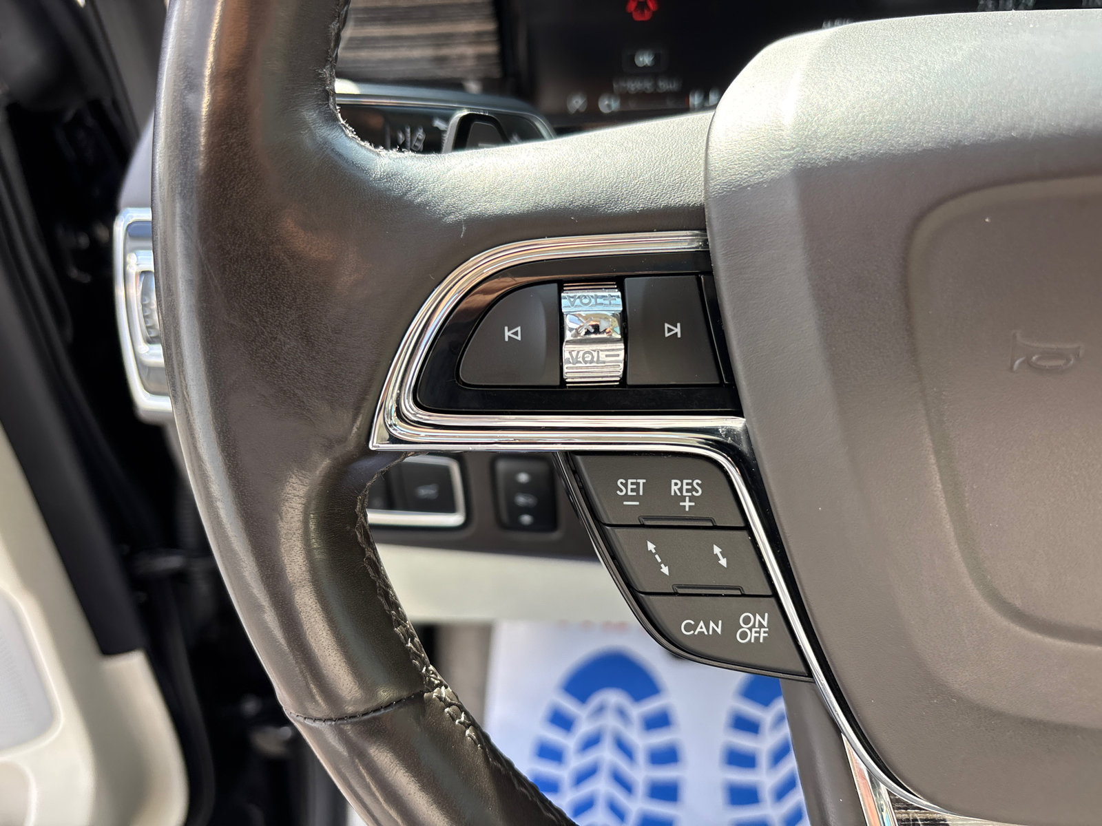 Used 2021 Lincoln Navigator Black Label w/ Cargo Convenience Package image 17