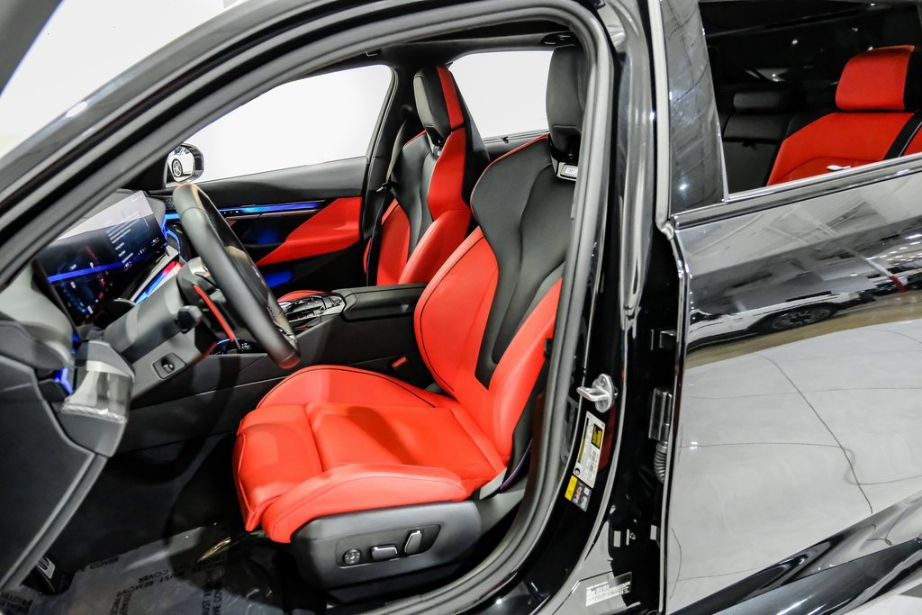 Used 2025 BMW M5 w/ Carbon Package image 32