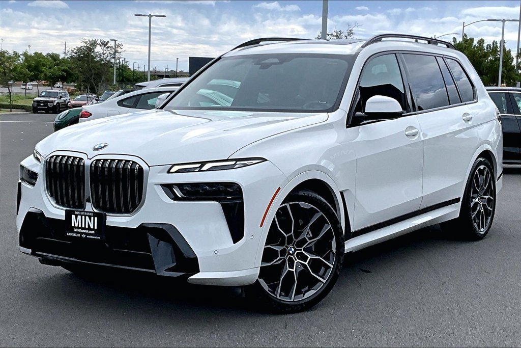 Used 2023 BMW X7 xDrive40i w/ M Sport Package AWD/4WD image 2