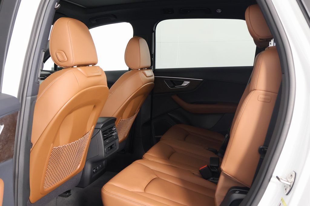 New 2026 Audi Q7 2.0T Premium AWD/4WD image 6