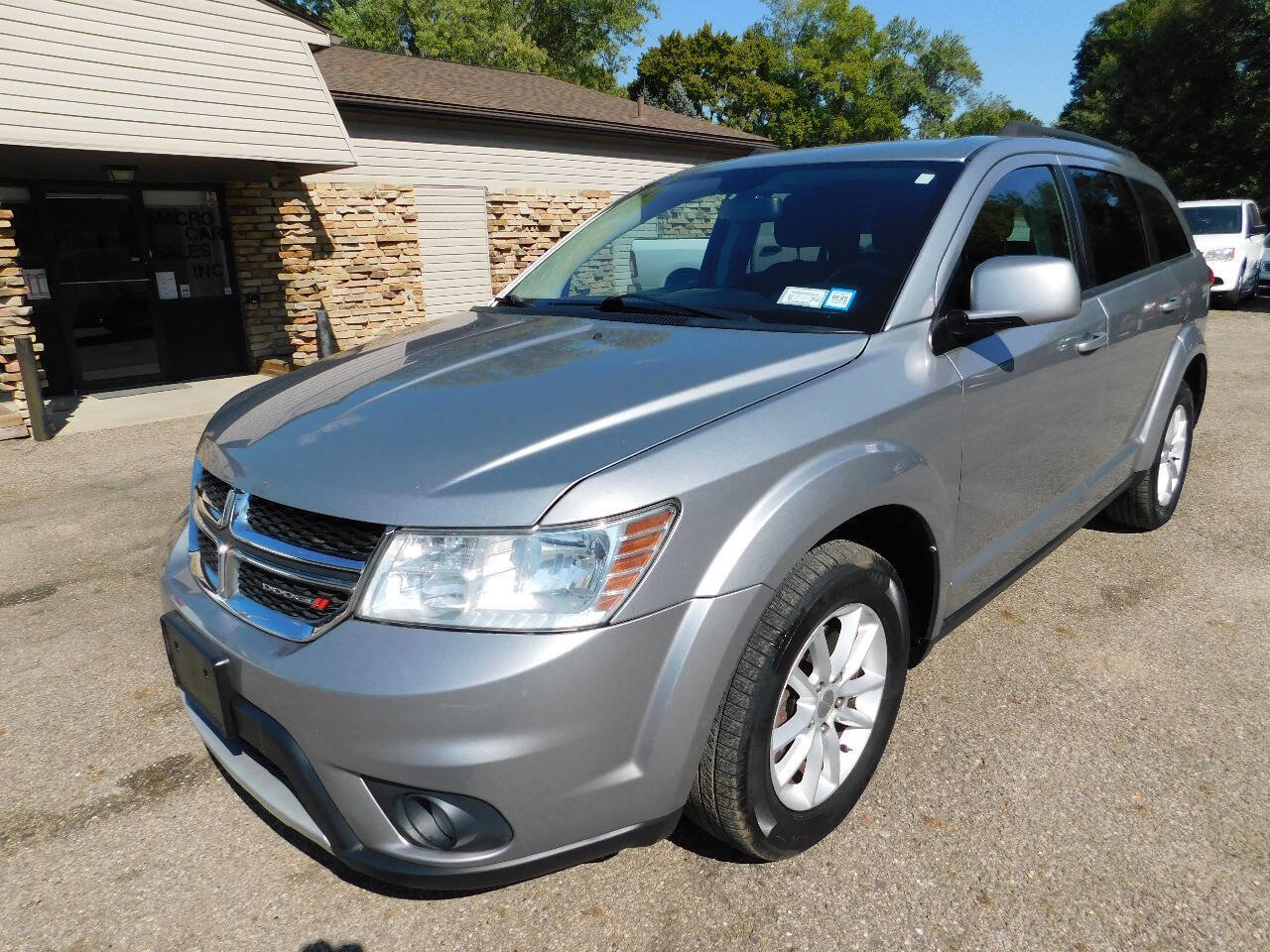 Used 2017 Dodge Journey SXT w/ Safe & Sound Group image 3