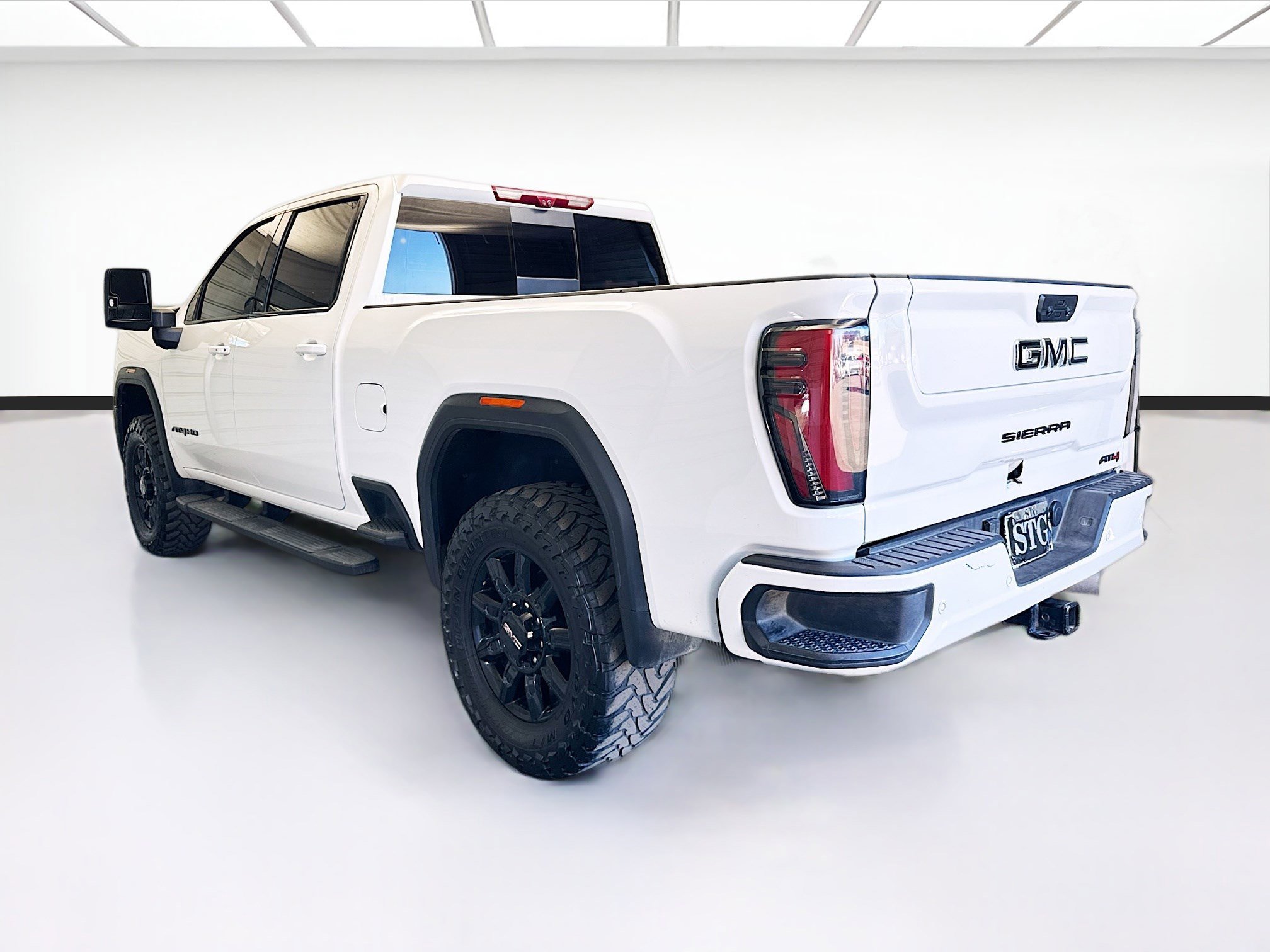 Used 2024 GMC Sierra 2500 AT4 w/ Technology Package image 6