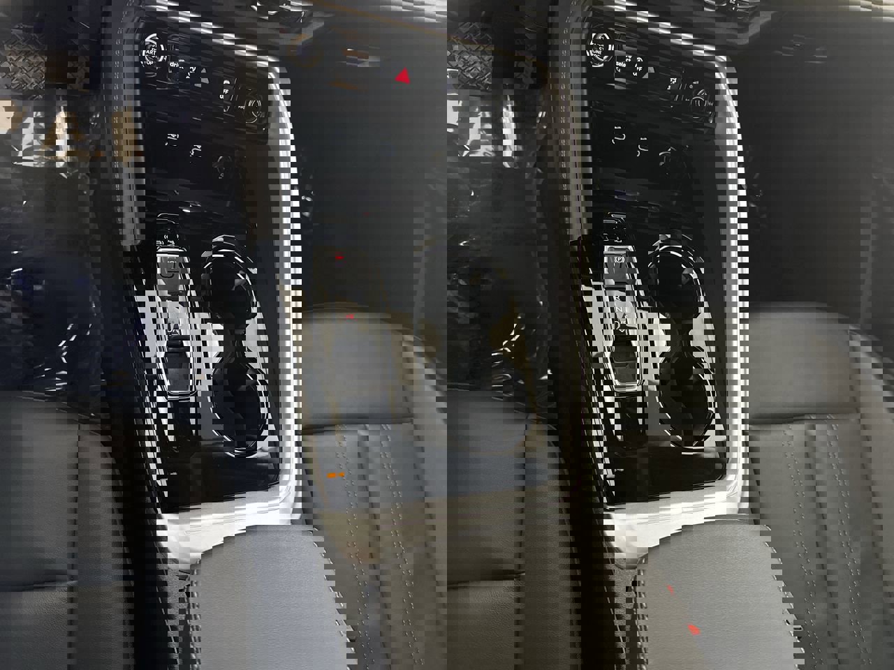 Used 2025 Audi Q5 Premium Plus w/ Premium Plus image 16