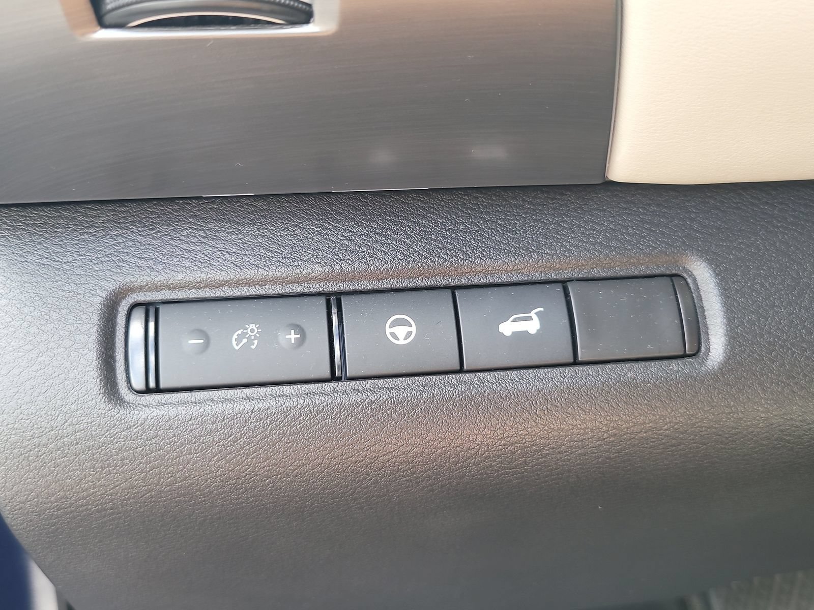 Used 2024 Nissan Pathfinder SL w/ SL Premium Package FWD image 31