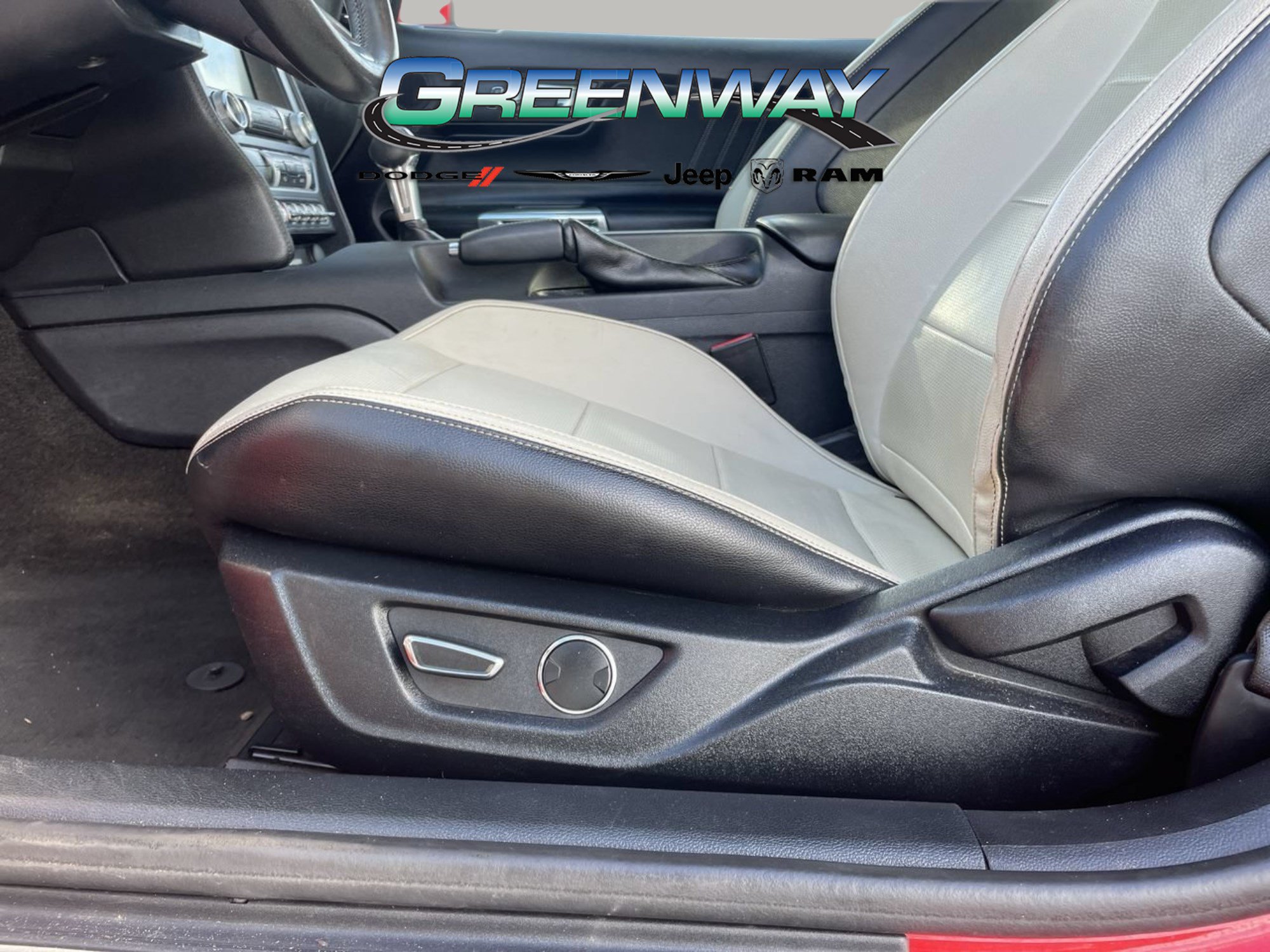 Used 2016 Ford Mustang Premium RWD image 20