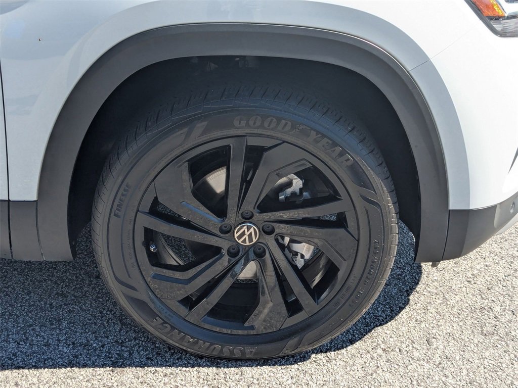 Used 2023 Volkswagen Atlas SE image 11