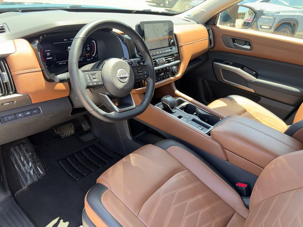 Used 2025 Nissan Pathfinder Platinum w/ Cargo Package FWD image 8