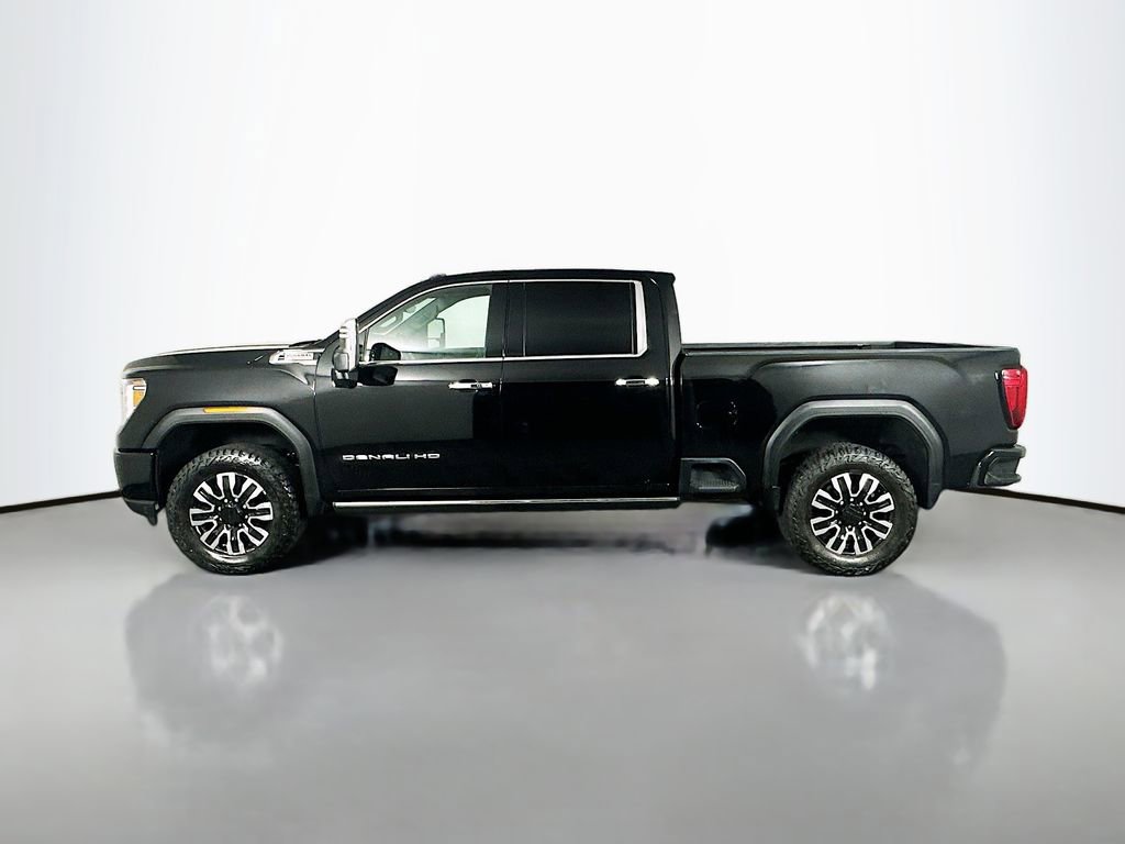 Used 2022 GMC Sierra 2500 Denali w/ Denali Black Diamond Edition image 4