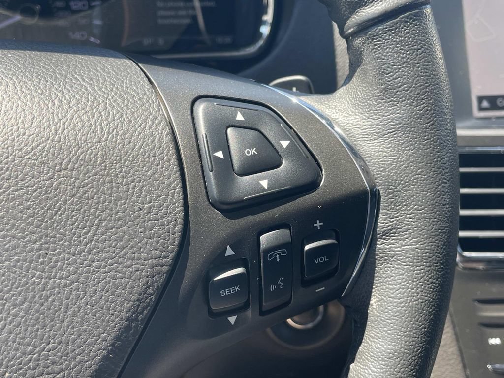 Used 2019 Lincoln MKT AWD image 28