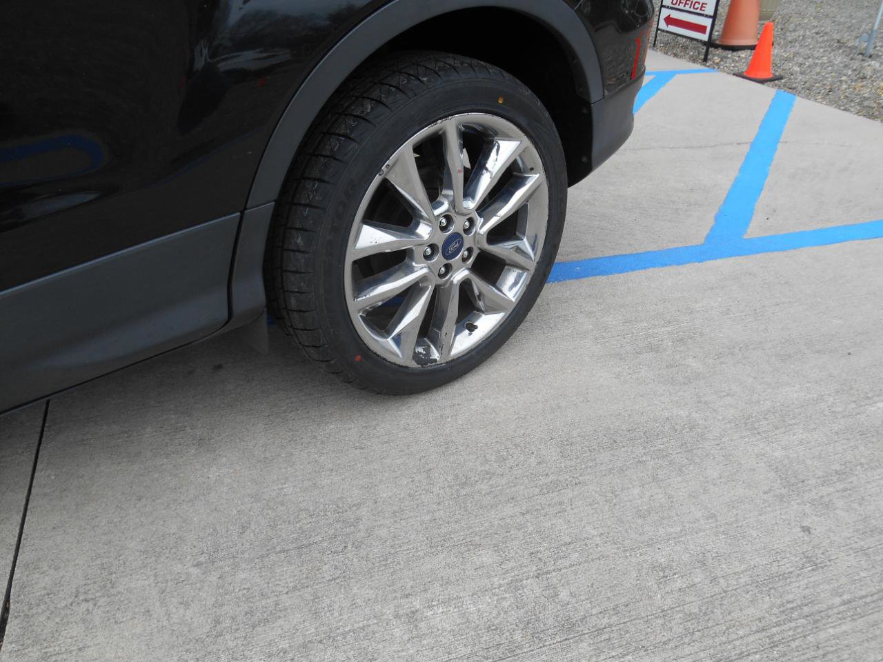 Used 2014 Ford Escape SE w/ SE Chrome Package image 13