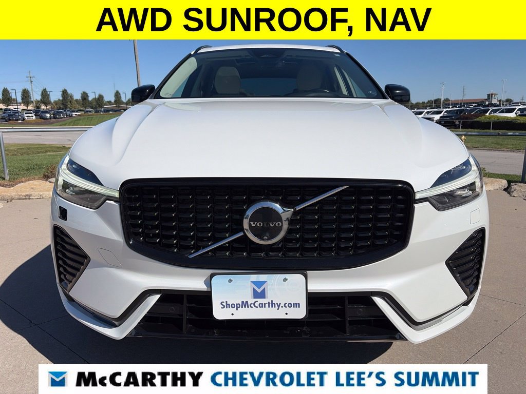 Used 2024 Volvo XC60 B5 Plus AWD/4WD image 3