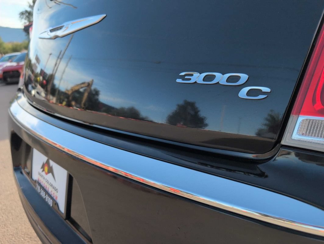 Used 2017 Chrysler 300 C RWD image 39