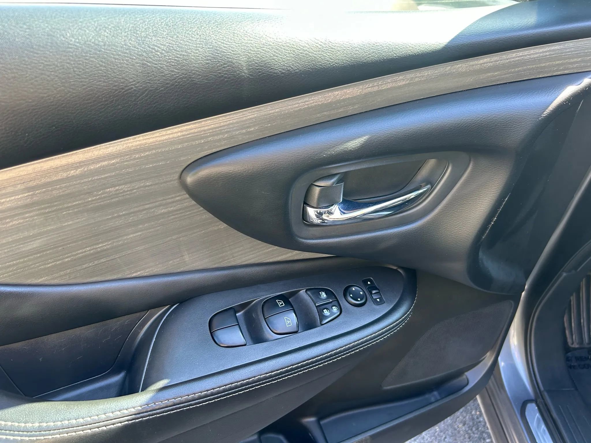 Used 2017 Nissan Murano SV image 21