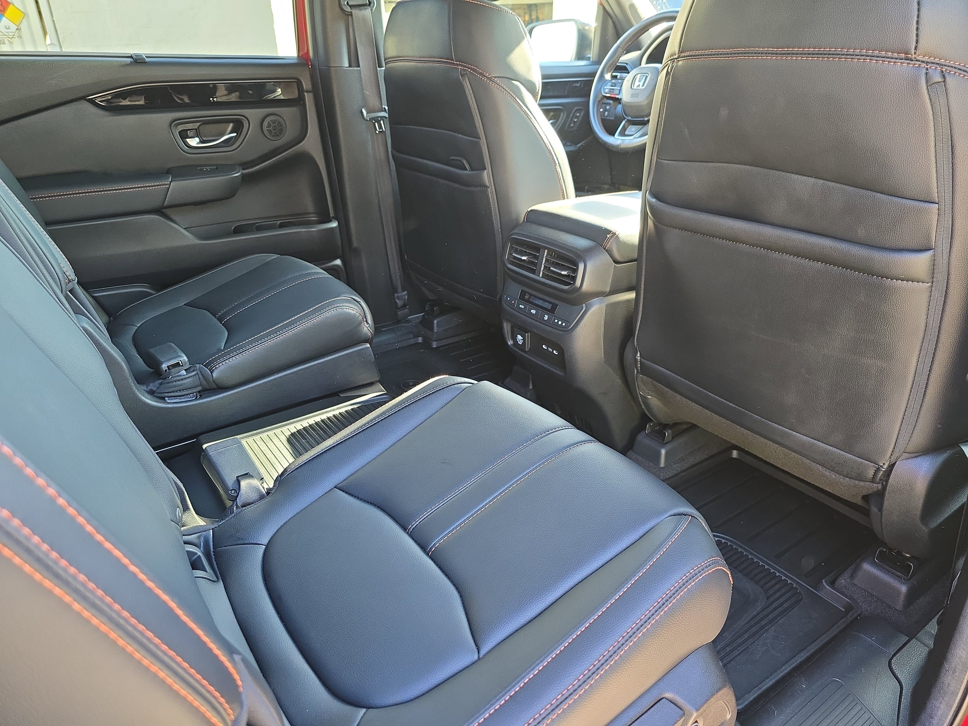 Certified 2024 Honda Pilot TrailSport image 11