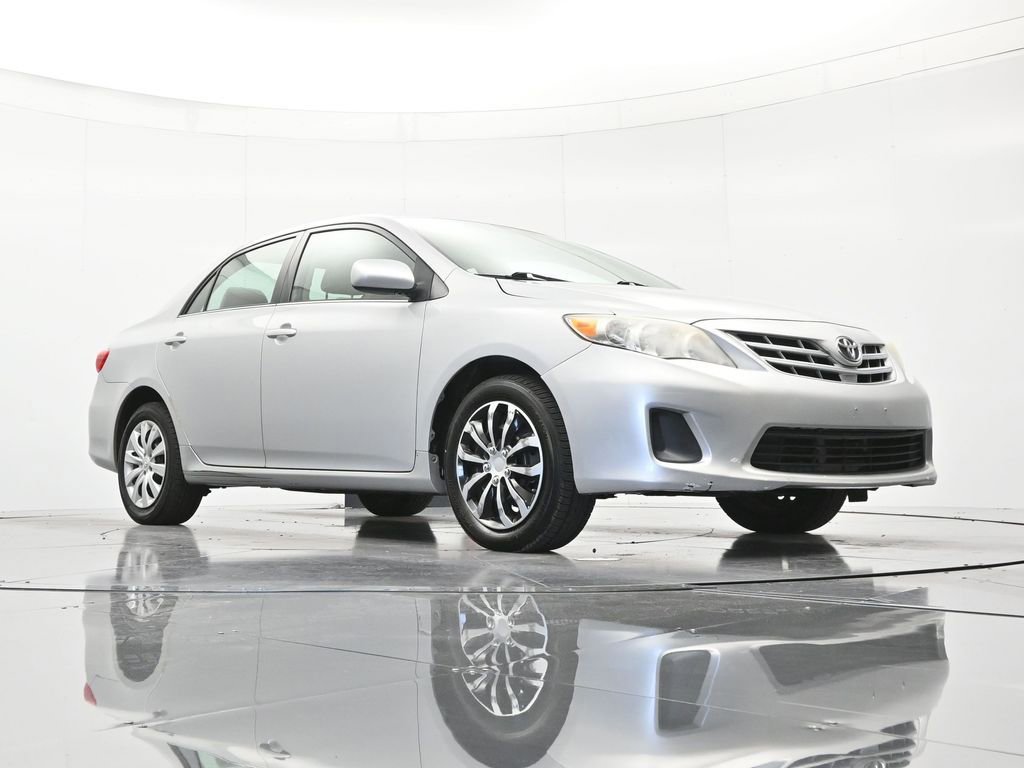 Used 2013 Toyota Corolla LE FWD image 36