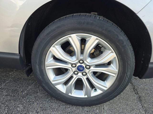 Used 2020 Ford Edge Titanium FWD image 7