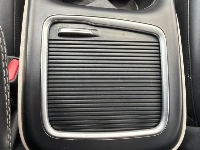 Used 2023 Chrysler Pacifica Touring-L FWD image 45