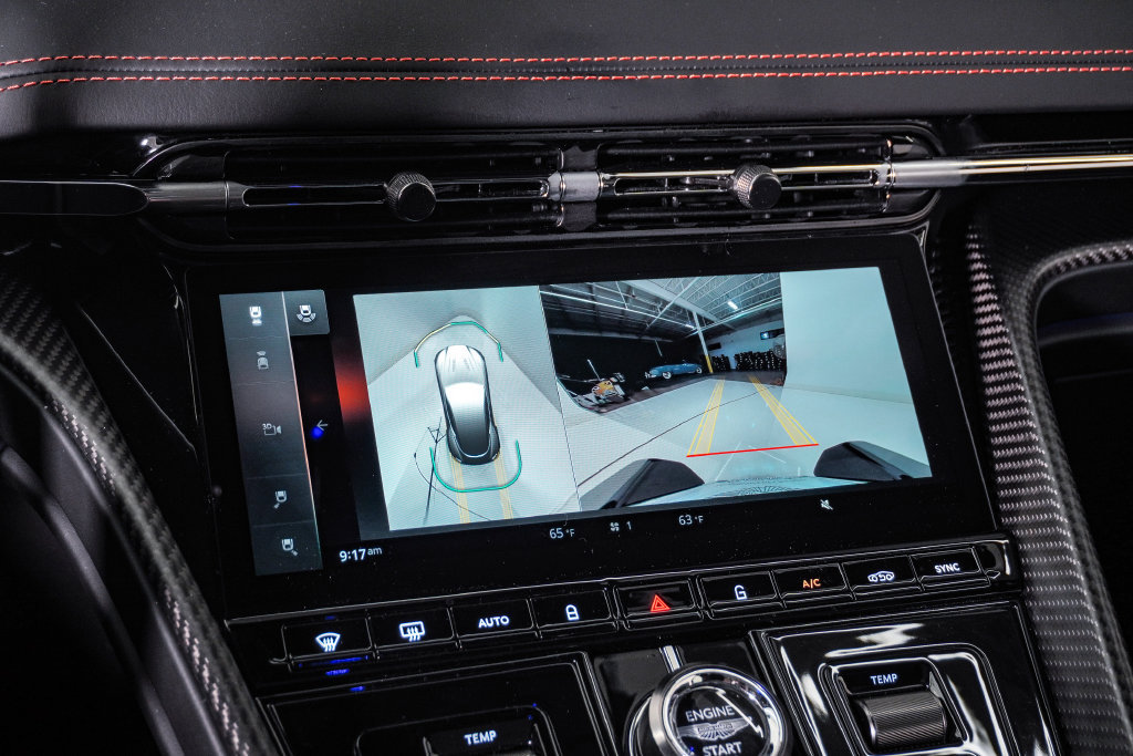 Used 2025 Aston Martin DB12 Coupe RWD image 28