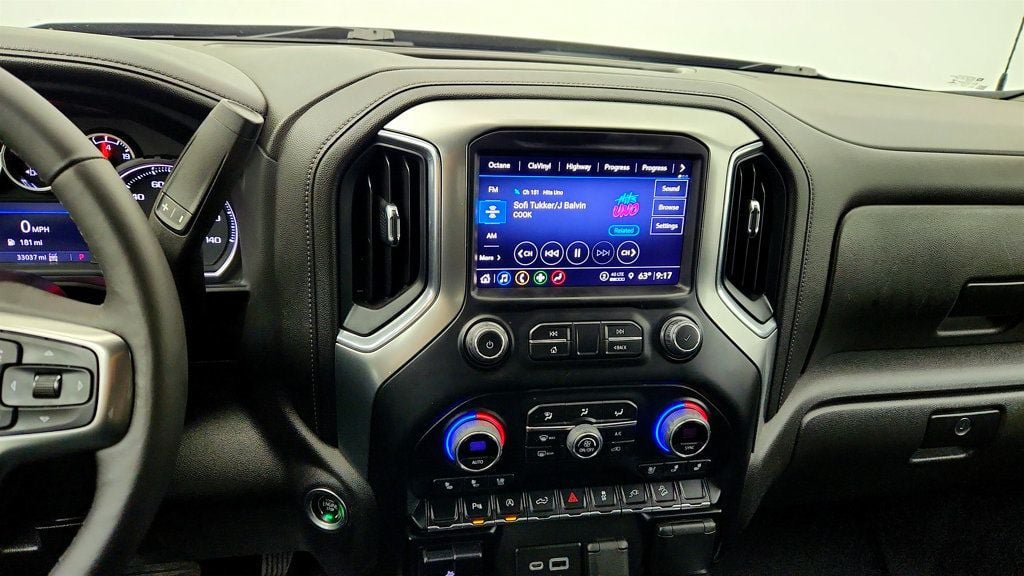 Used 2022 Chevrolet Silverado 1500 LTZ AWD/4WD image 17