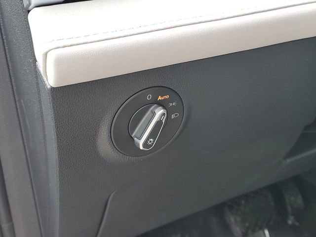 New 2026 Volkswagen Taos SE image 15