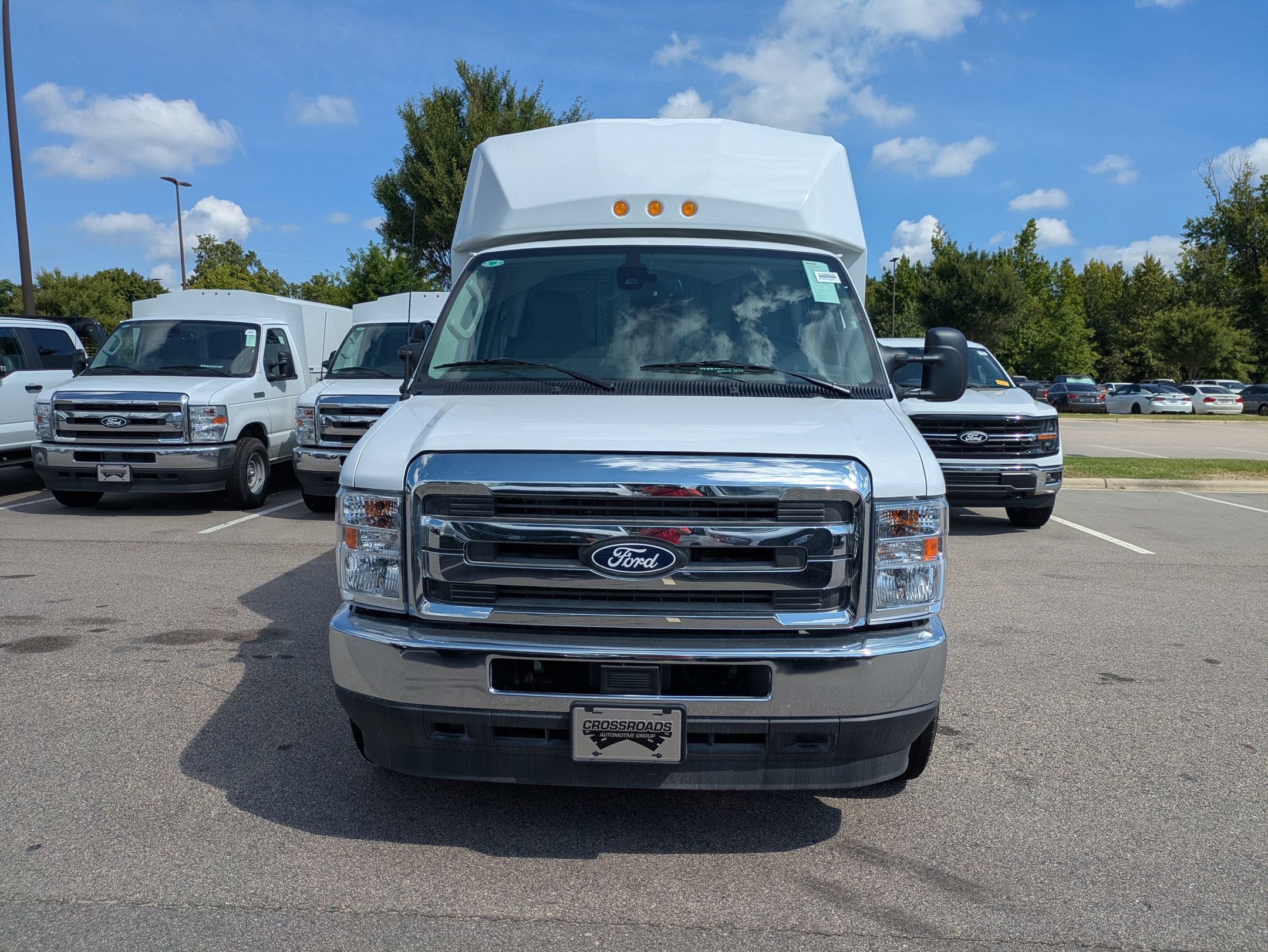 New 2027 Ford E-350 and Econoline 350 Super Duty w/ Power Equipment Group RWD image 8