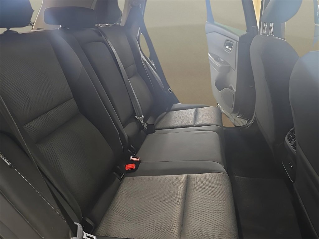 Used 2024 Nissan Rogue SV image 18