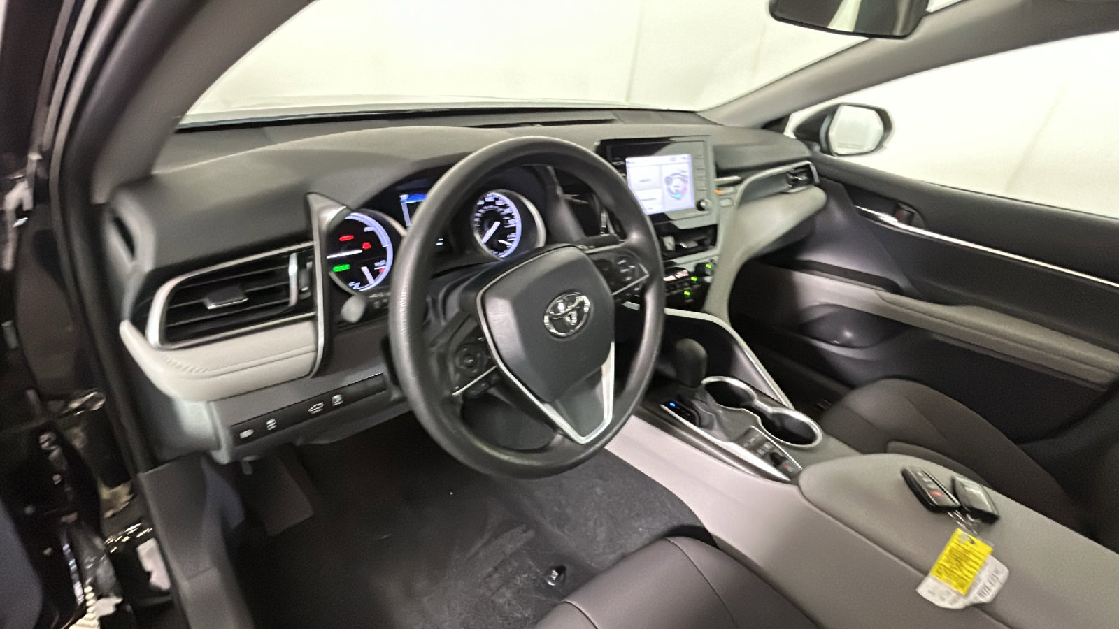 Used 2023 Toyota Camry LE FWD image 13
