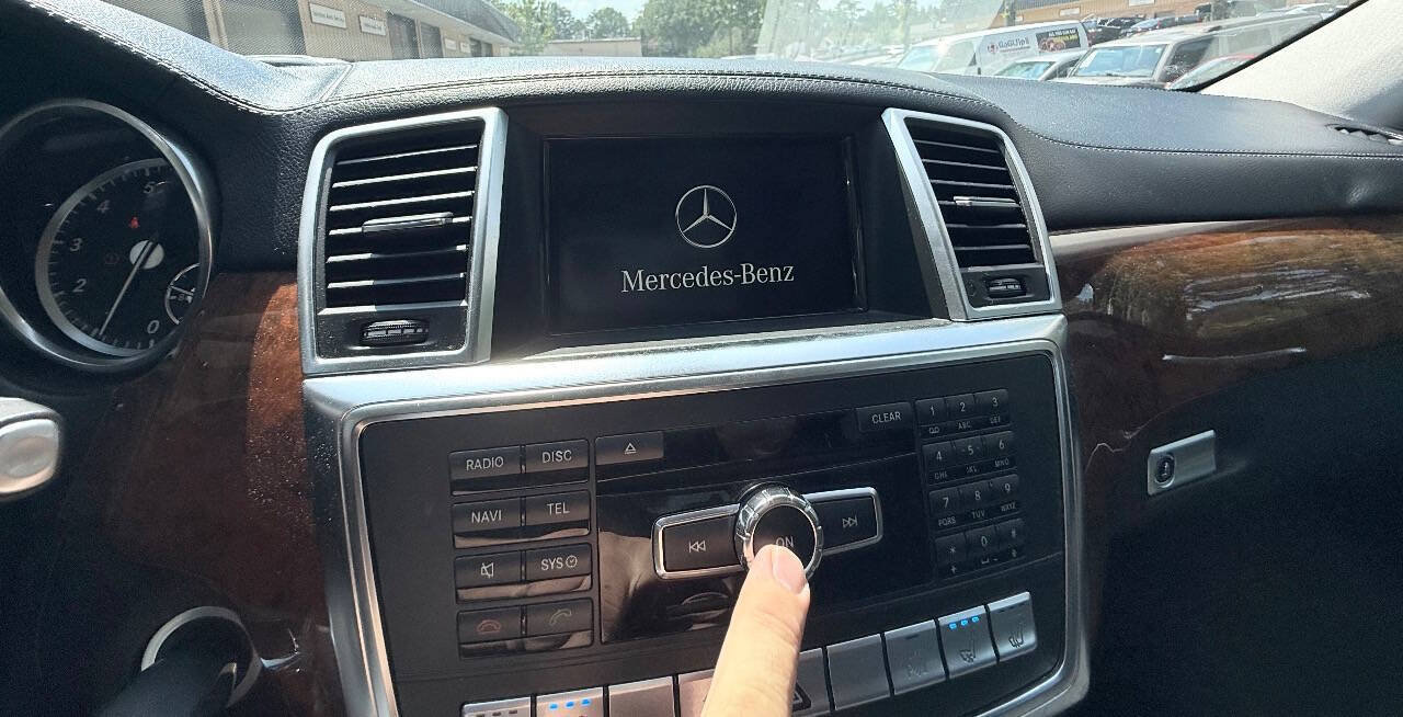 Used 2014 Mercedes-Benz GL 550 4MATIC image 75
