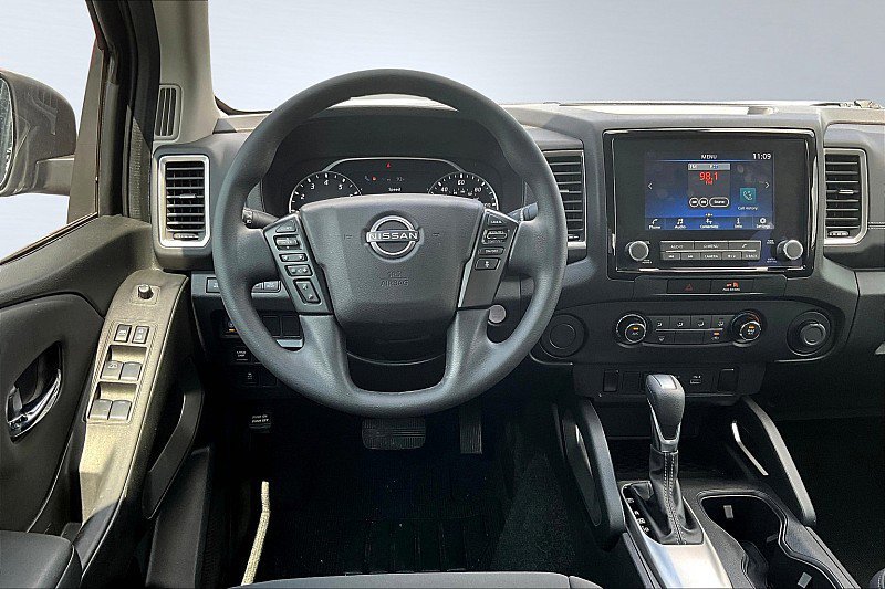 Used 2022 Nissan Frontier SV w/ Technology Package image 6