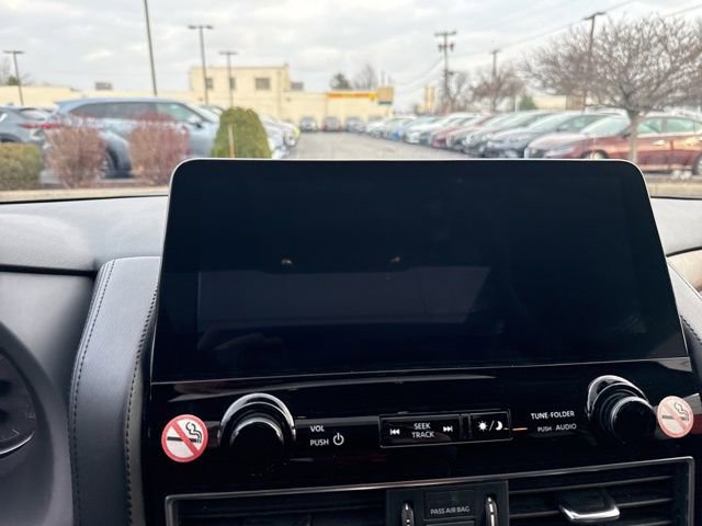 Used 2024 Nissan Armada SL w/ Captain's Chairs Package image 12
