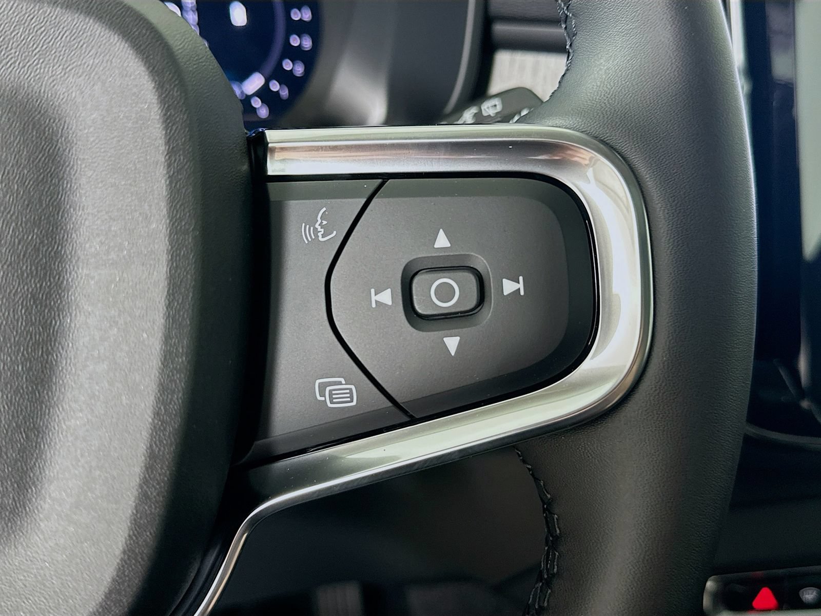New 2026 Volvo XC40 B5 Core w/ Protection Package Premier AWD/4WD image 19