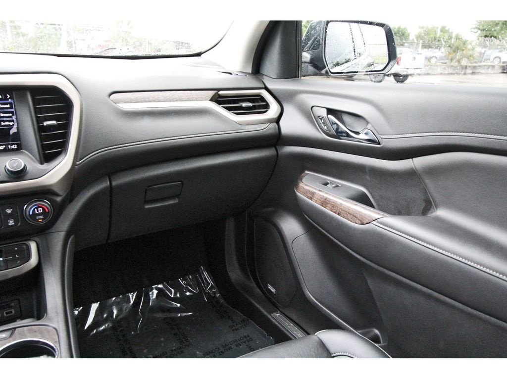 Used 2023 GMC Acadia Denali w/ Denali Ultimate Package FWD image 10