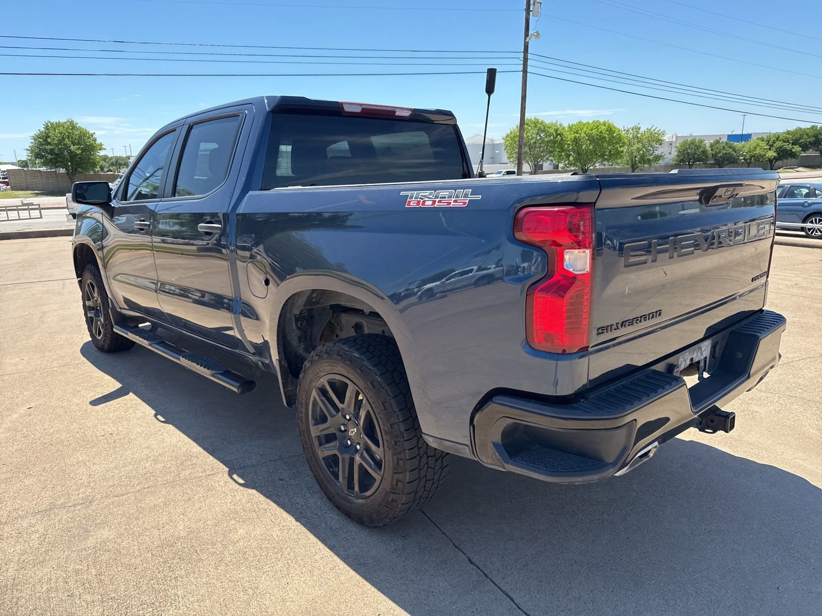 Used 2022 Chevrolet Silverado 1500 Custom Trail Boss w/ LPO, Dark Essentials Package image 5
