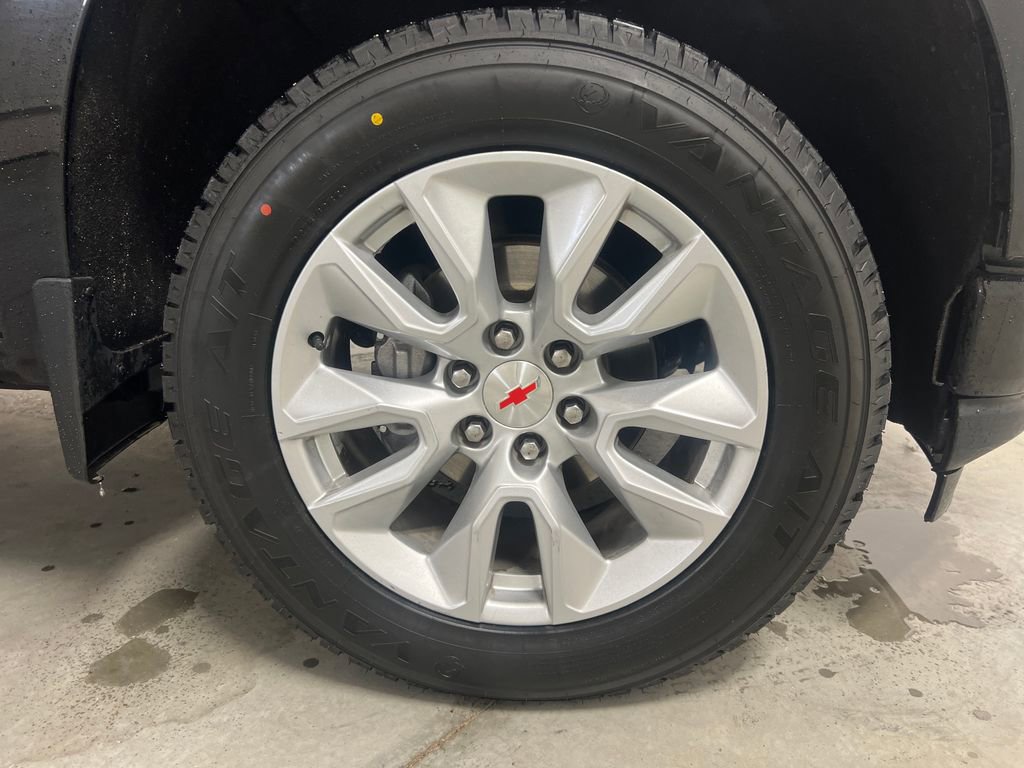 Used 2020 Chevrolet Silverado 1500 Custom w/ Custom Value Package image 24