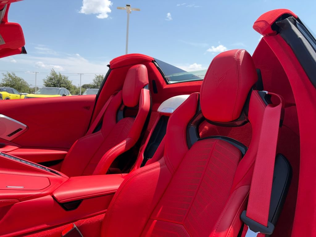 Used 2025 Chevrolet Corvette Z06 RWD image 10