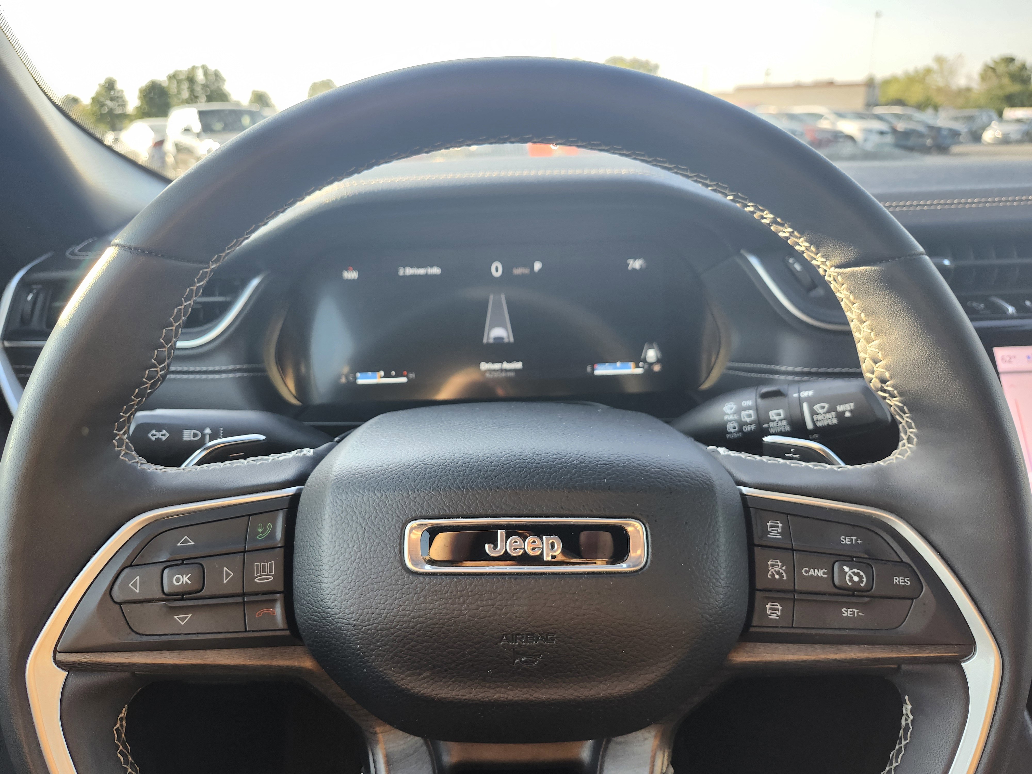 Used 2024 Jeep Grand Cherokee L Limited w/ Luxury Tech Group II image 22