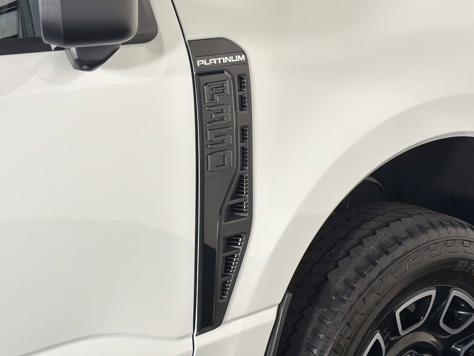 Used 2025 Ford F350 Platinum AWD/4WD image 21