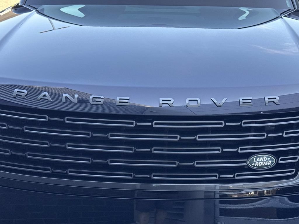 Certified 2024 Land Rover Range Rover Long Wheelbase SE AWD/4WD image 11