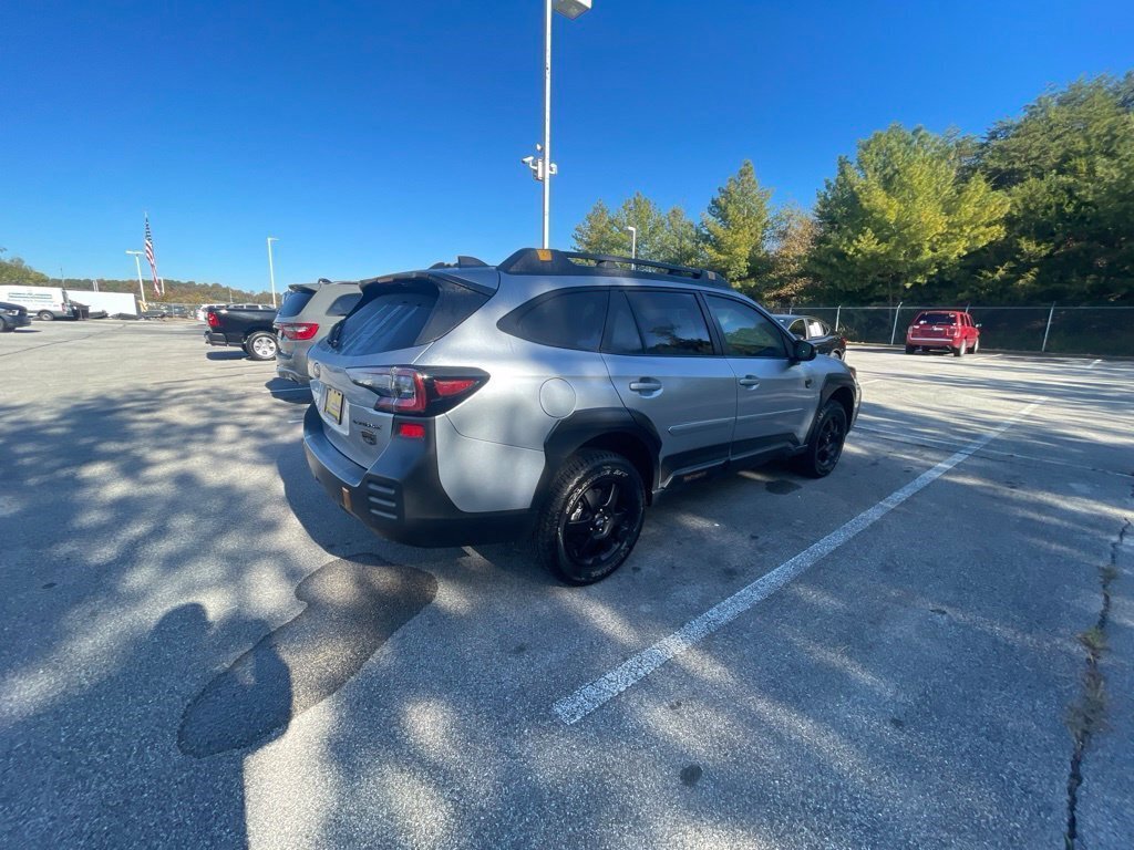 Used 2025 Subaru Outback Wilderness AWD/4WD image 5