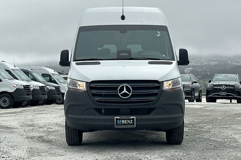 Used 2025 Mercedes-Benz Sprinter 2500 image 9