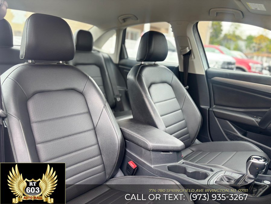 Used 2024 Volkswagen Jetta SE FWD image 16