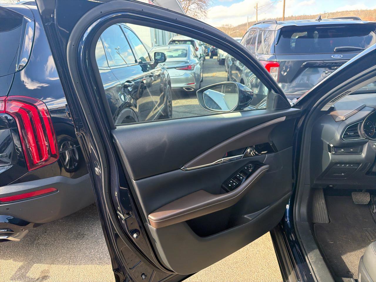 Used 2025 MAZDA CX-30 AWD 2.5 S w/ Premium Package image 16