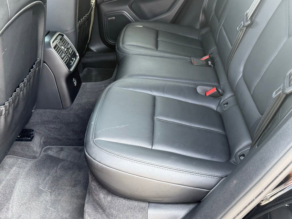 Used 2025 Porsche Macan image 41