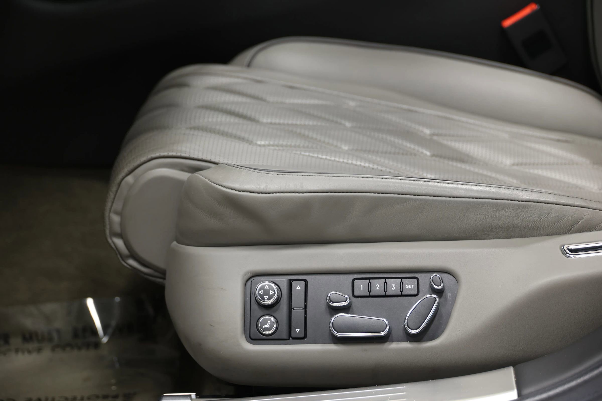 Used 2014 Bentley Flying Spur W12 image 14