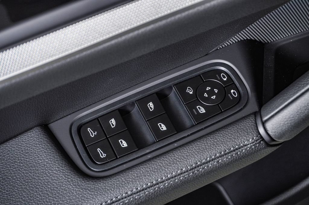 New 2026 Porsche Cayenne S AWD/4WD image 26