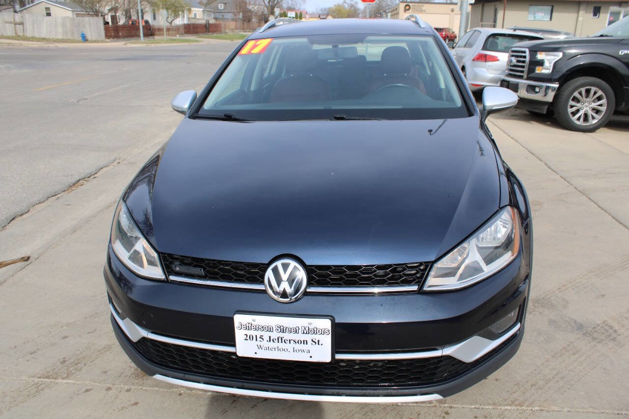 Used 2017 Volkswagen Golf Alltrack S image 3