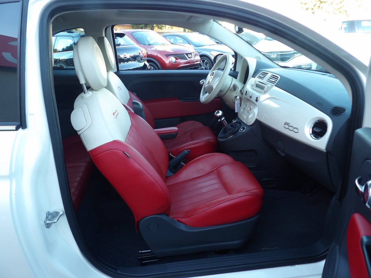 Used 2015 FIAT 500 Lounge w/ Luxury Leather Package FWD image 6