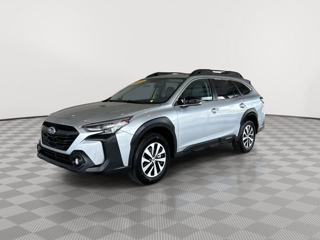 Used 2023 Subaru Outback Premium image 6
