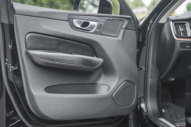 Used 2024 Volvo XC60 B5 Plus w/ Protection Package Premier AWD/4WD image 38