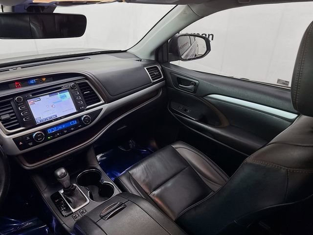 Used 2019 Toyota Highlander XLE image 24